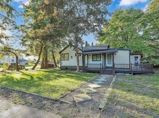 7822 Willard St, Burnaby, BC V3N 2W5