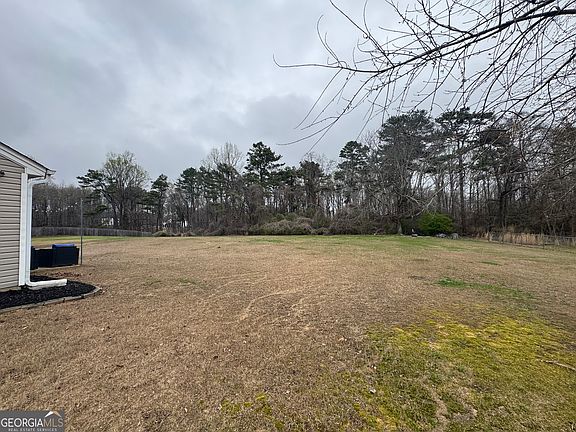 5th image of 1003 Rolling Ridge Ln