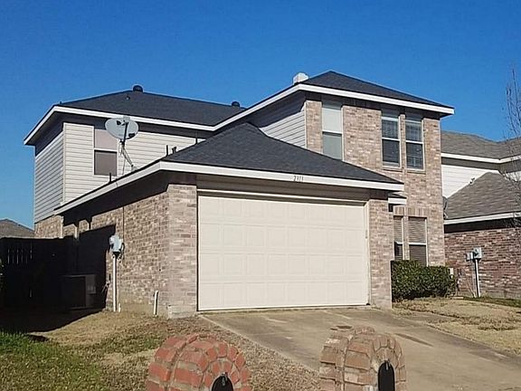3rd image of 2313 Live Oak Dr