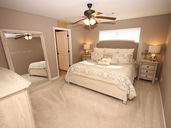 4th image of 2081 Dandelion Dr