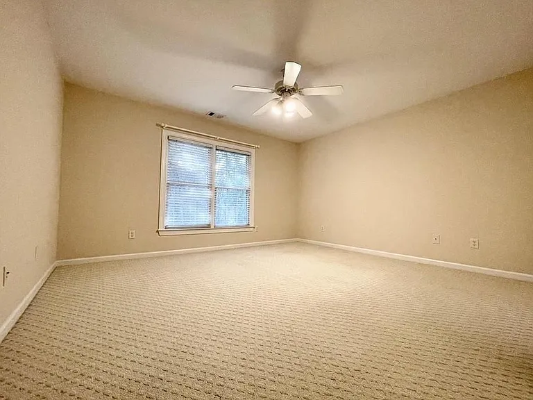455 Wembley Cir — Photo 37