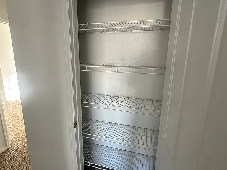 Baltimore apartments — Photo 13