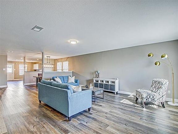 4th image of 1821 Nightingale Dr