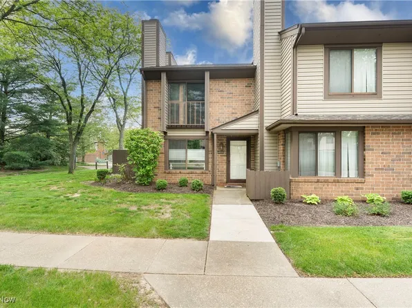 4533 Saint James Cir, Canton, OH 44708