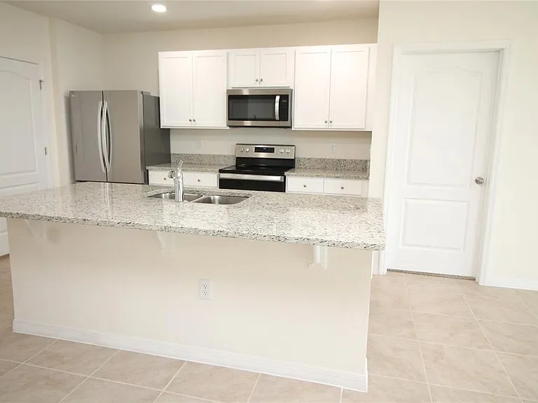 9488 Black Walnut Dr — Photo 5