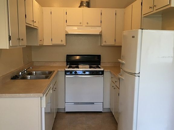 3rd image of 3671 Veteran Ave