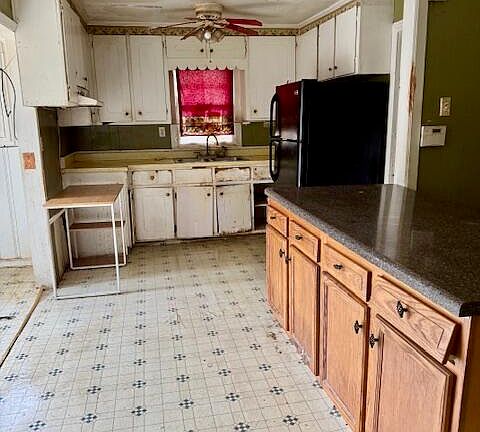 4th image of 446 Woodyard St