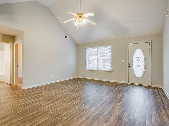 3rd image of 7422 Greenway Dr