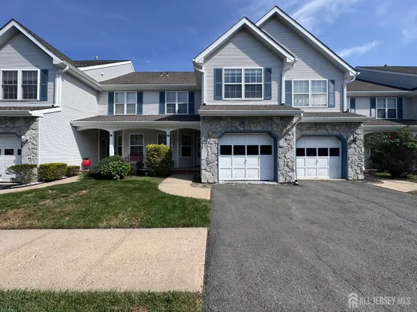 22 Jill Ct S, Monmouth Junction, NJ 08852