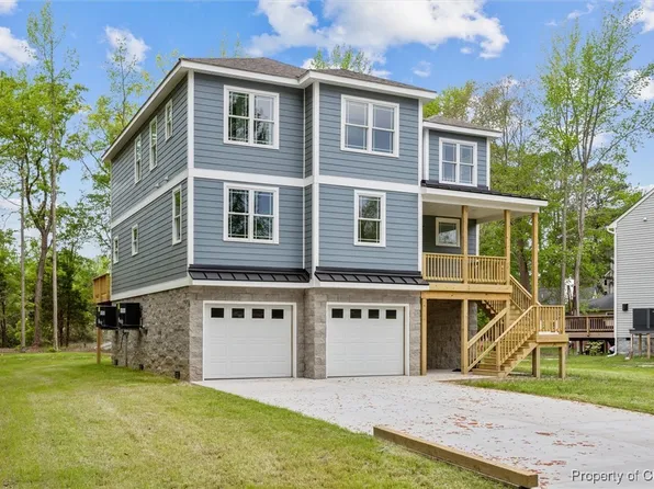 8280 Mobjack Ln, Hayes, VA 23072