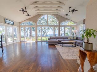 208 Northcliffe Dr, Gulf Breeze, FL 32561