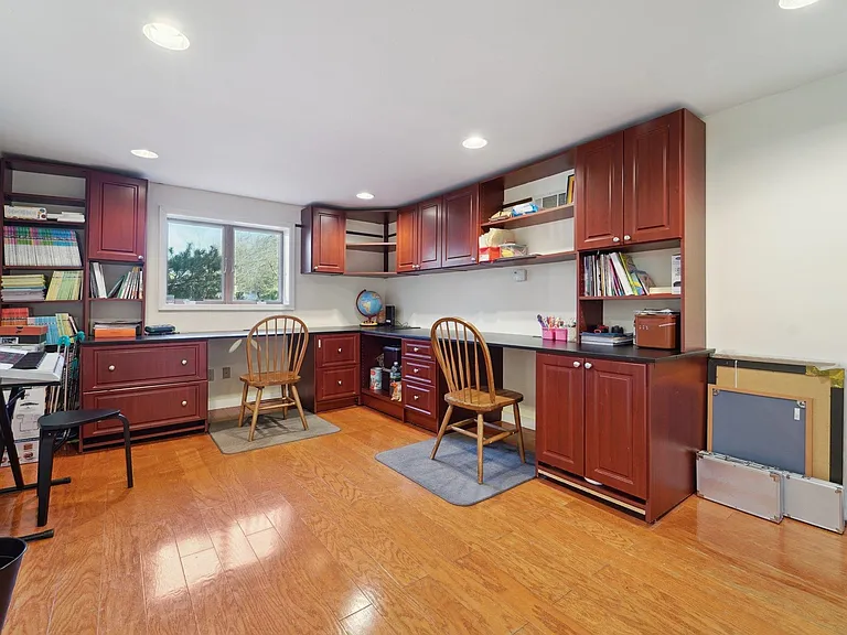 324 Brook St #324 — Photo 29