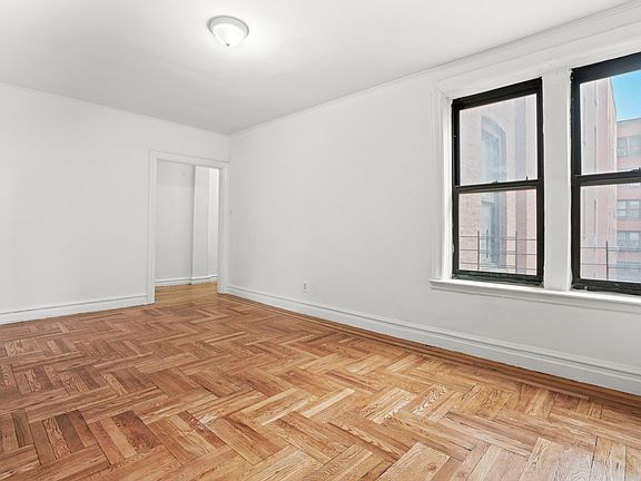 5th image of 828 Gerard Ave APT 3G