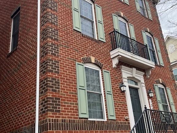 2nd image of 122 Blackgum Pl
