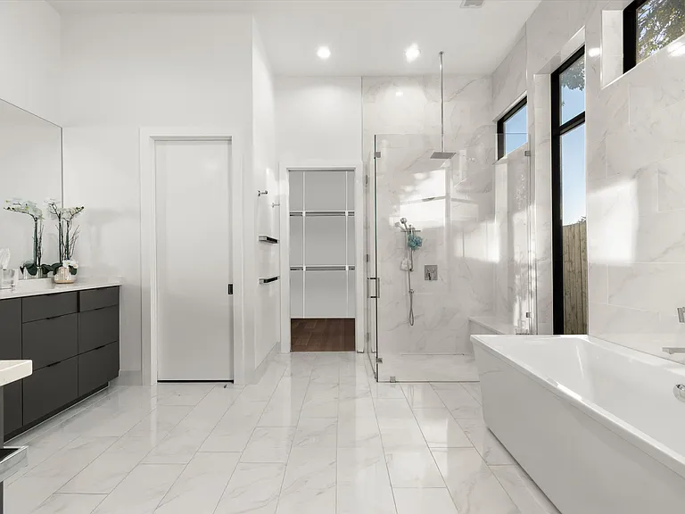 3771 Almazan Dr — Photo 27