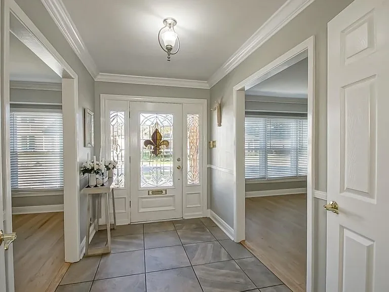 420 Fairfield Ave — Photo 3