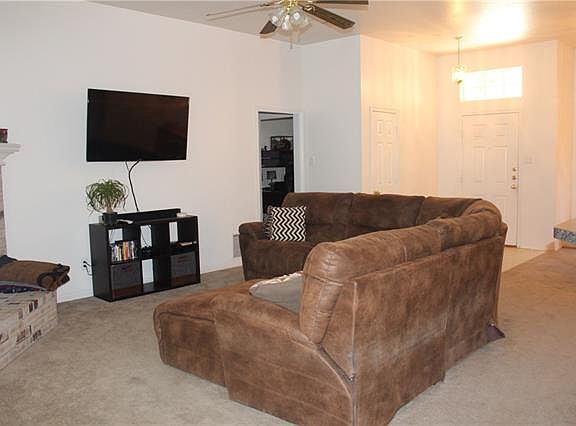 5th image of 240 Country Meadows Dr