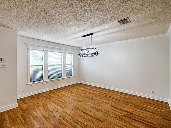 5th image of 1305 Chalk Ln