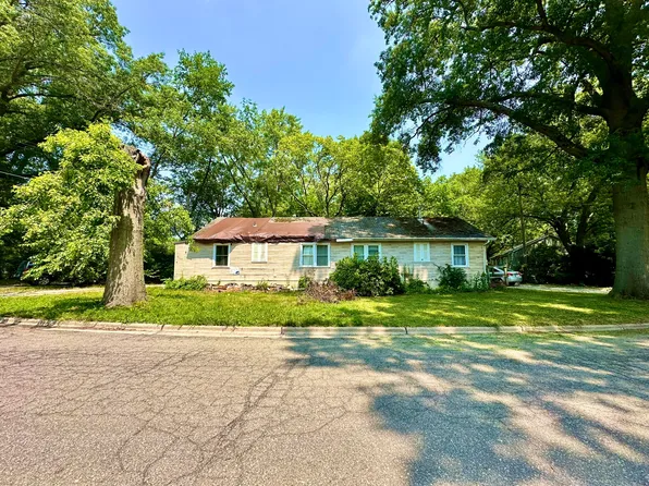 511 Circle Dr, La Porte, IN 46350