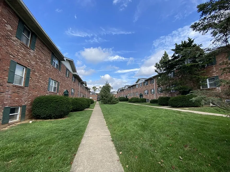 Kingston Manor