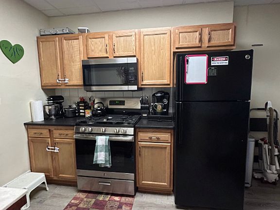 3rd image of 1176 Monroe Ave #5