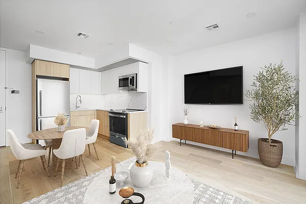 Rented by Spire Group | media 18