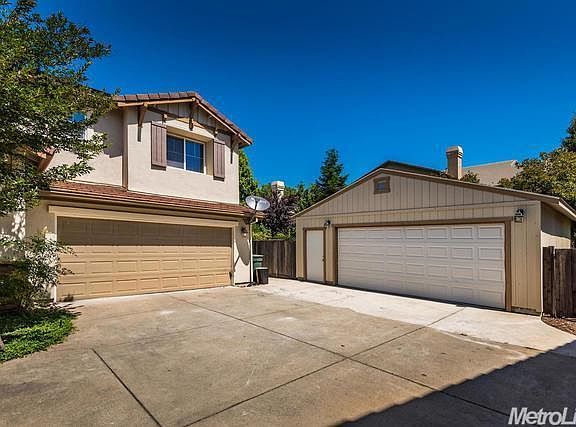 3rd image of 1378 Bayberry Ct