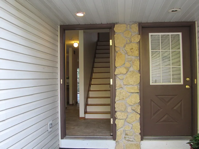 1109 Wayridge Dr #3 — Photo 2