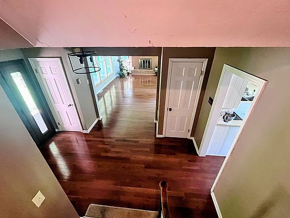 5th image of 56 Gary Ln