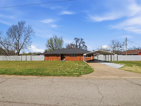 2nd image of 1717 Cherry Ln