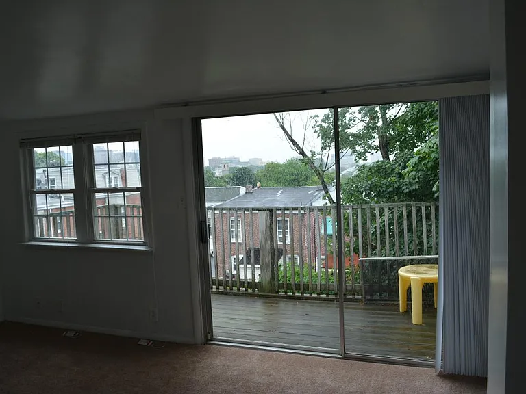 122 N Broom St #SINGLE HOUSE — Photo 10