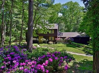 33 Apple Hill Ln, Lynnfield, MA 01940