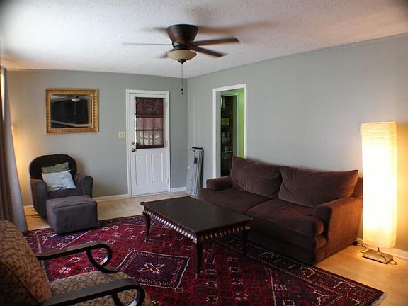 3rd image of 971 Turner Dr SE