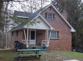 21 Beechwood Rd, Laughlintown, PA 15655