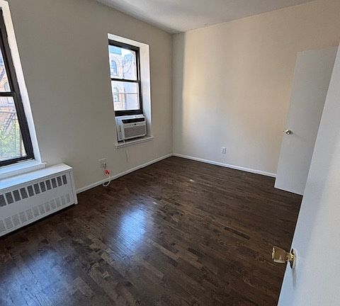 5th image of 336 E 95th St APT 4A