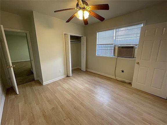 4th image of 3222 Cambronne St