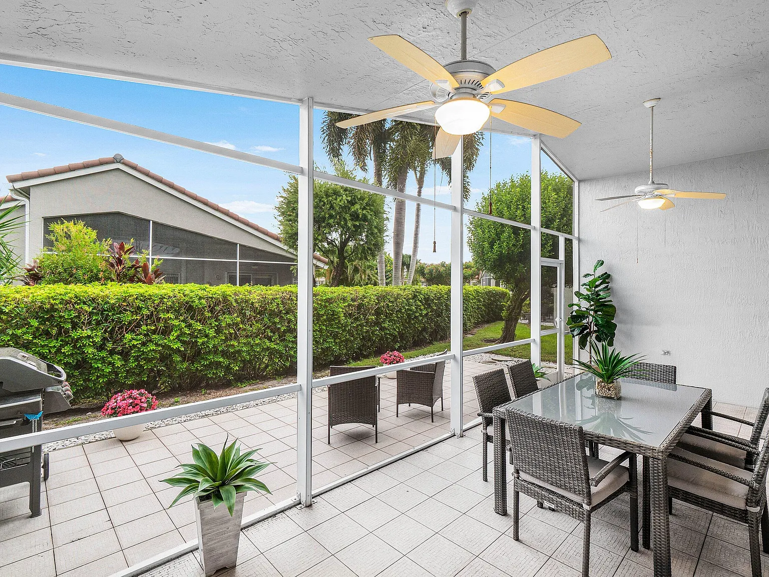 3 bed, 2.0 bath, 1918 sqft, $6,000 — Photo 3