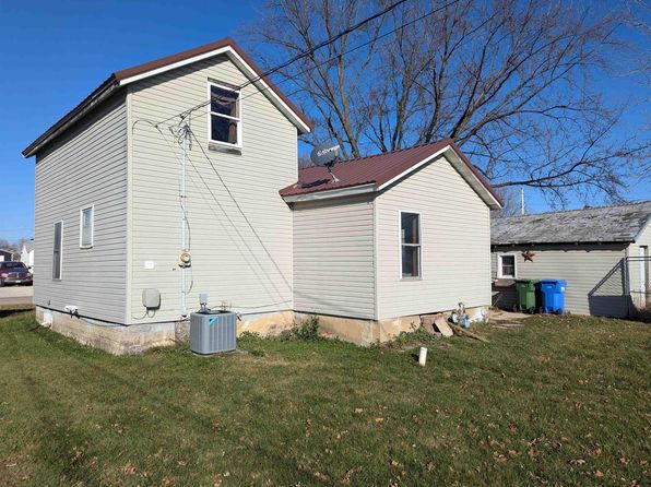 111 4th Ave SW, Cresco, IA 52136
