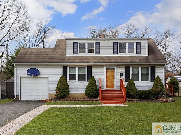 2nd image of 23 Lois Ave