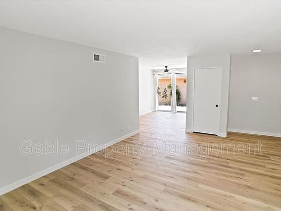 3rd image of 26184 Rainbow Glen Dr
