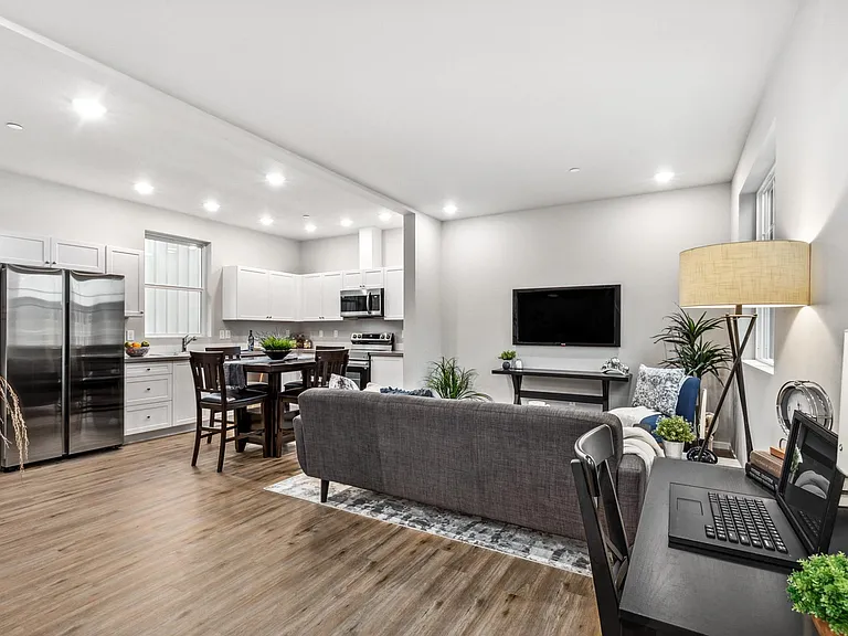 Broadmoor Commons Townhomes — Photo 26