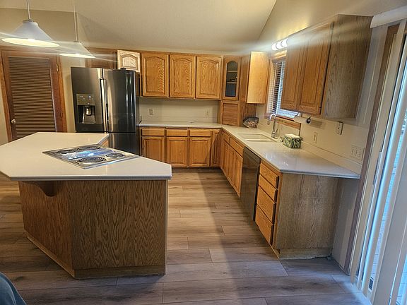 3rd image of 62550 Eagle Rd