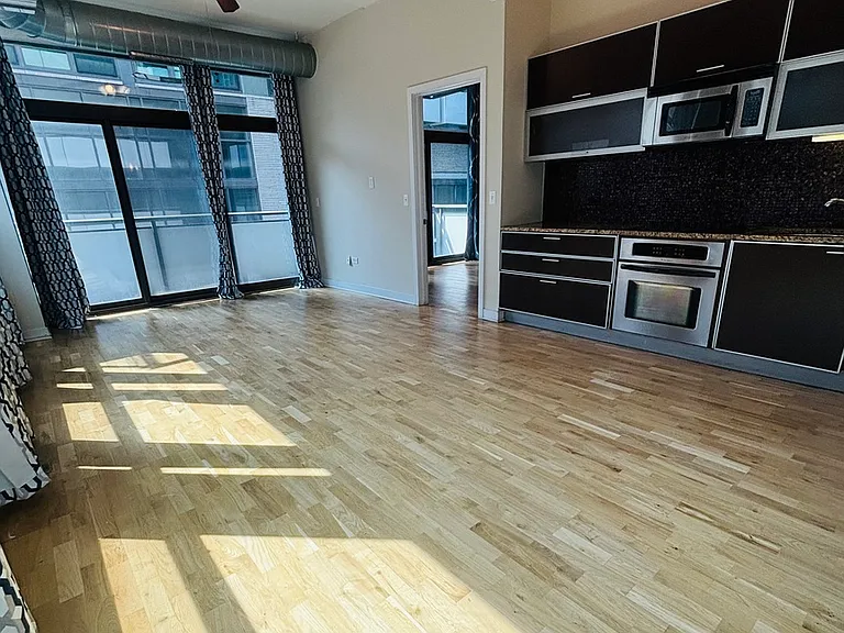 660 W Wayman St #204 — Photo 5