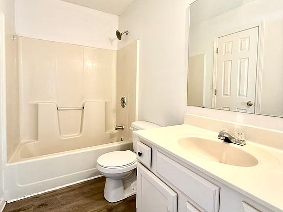 5th image of 5111 NW 66th St
