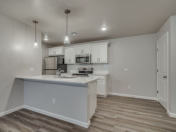 5th image of 4320 NE 119th St