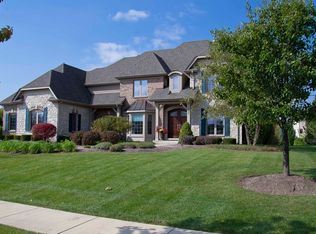 4055 River Ridge Dr, Saint Charles, IL 60175