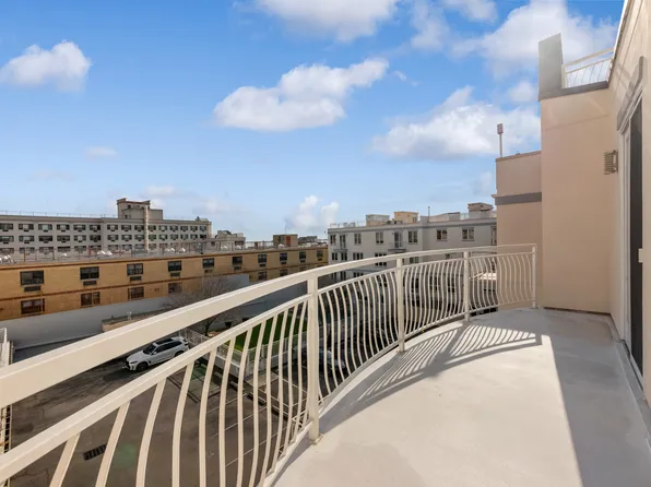 3112 Emmons Avenue image 3 of 12