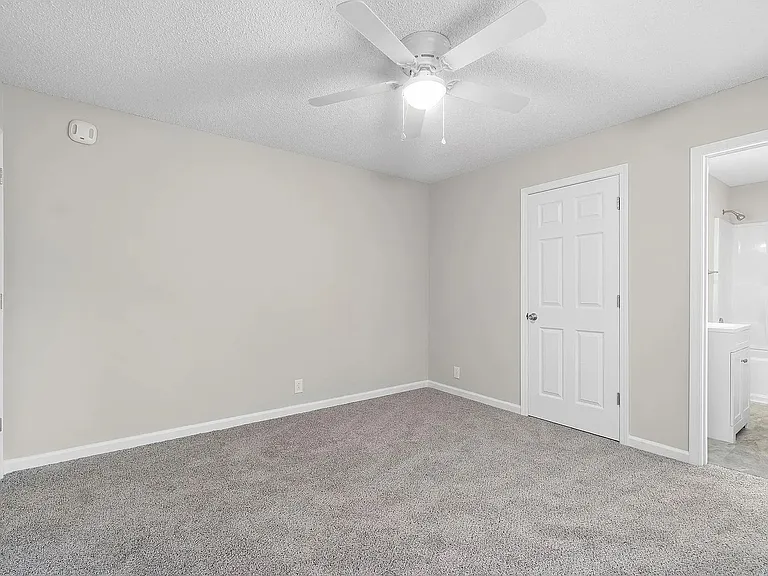 214 Tobacco Rd — Photo 13