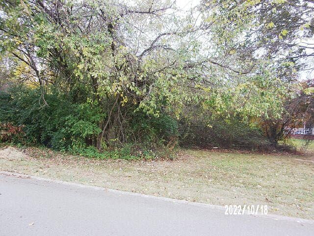 1st image of 620 Pinewood Cir