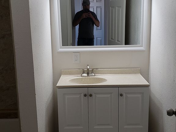 4th image of 512 8th Ave N